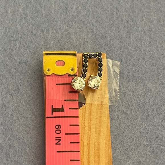 Musical Note Necklace - Picture 5 of 5